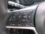 ステアリングスイッチ付きです♪ハンドルから手を放さずにオーディオ操作やメーターディスプレイ操作ができるので、安全です!