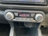 「オートエアコン」付き一年中快適な室内を提供!車内温度を設定すると、風量を自動で調節してくれます。さらに前席シートヒーターつき(^^)/