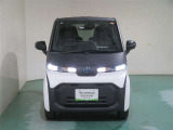 明度の高いLEDヘッドライトで、夜間の運転も安心です。