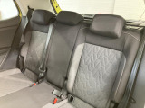 シートは適度な硬さによって長時間の運転でも疲れにくいと定評があります。国産車とは全く違った座り心地ですが、長年培われた欧州の椅子文化をご体感ください。