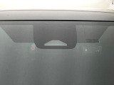 【トヨタセーフティセンス】走行中に前方の車両等を認識し、衝突しそうな時は警報とブレーキで衝突回避と被害軽減をアシスト。より安全にドライブをお楽しみいただけます。
