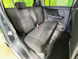 後部座席も気になるようなキズ・汚れやへたり等、大きなダメージはなく、良好な状態です。