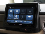 N-BOXに付いているホンダ純正8インチディスプレイオーディオはBluetooth、AM/FMチューナーがご使用いただけます。お好みの音楽を聞きながらのドライブは楽しさ倍増ですね!