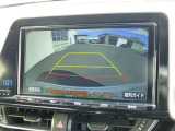 安心のバックモニター付き。
