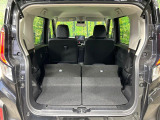 普段のお買い物や通勤、送迎等に十分な荷室スペースを確保しております。セカンドシートを倒すと、大きな荷物の積載も可能です♪