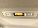 後部座席にもオートエアコン装備ですから車内は、とっても快適です。