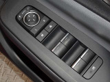 電動格納式ドアミラー・パワーウインドウを装備しています。