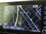 メーカー装着のディスプレイオーディオを装備しております。