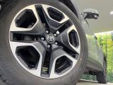 【純正19インチアルミホイール】外観にマッチした純正アルミホイールを装着しております。各種社外アルミホイールや、スタッドレスタイヤも取扱いしております。是非ご相談ください♪
