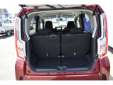 ラゲッジルーム 軽自動車でありながら広々とした荷室。何かとお荷物が多い方には便利です。