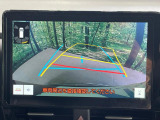 【バックカメラ】駐車時に後方がリアルタイム映像で確認できます。大型商業施設や立体駐車場での駐車時や、夜間のバック時に大活躍!運転スキルに関わらず、今や必須となった装備のひとつです!