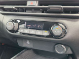 車内の温度管理がワンタッチで簡単に出来るのがオートエアコンです。これでいつでも快適ドライブが出来ますね!