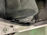 痛みの出やすい運転席シートの角、フロアマット、座面、ともに良好です