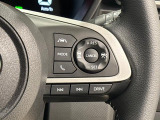 エコ走行モードへの切り替えが可能なステアリングスイッチに加え、高速道路を快適に走行できる全車速追従機能付ACC(アダプティブクル-ズコントロ-ル)スイッチが付いています(^^♪