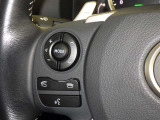 ステアリングスイッチ装備!運転しながら手元でオーディオの操作などができます。