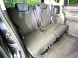 後部座席も気になるようなキズ・汚れやへたり等、大きなダメージはなく、良好な状態です。
