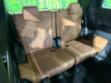 3列目シートはもちろん状態良好☆大人でもゆったりと座って頂けますので、大人数でのお出かけもラクラクです♪ご家族で、気の知れた仲間で、ドライブに行くのが楽しみですね♪