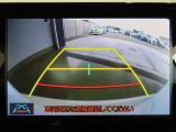 バックガイドモニターで、後方を確認しながら安心して駐車することができます。運転初心者も熟練者も必須の機能ですよ!