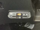 ハンドルの左下にETCがついています。高速道路の料金所の通過も楽々です。 カードの取り出しもしやすい場所についています。