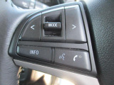 ステアリングにはさまざまなスイッチが付いておりますので運転しながらの操作も楽ちんです♪