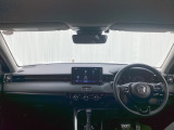 フロントガラスが大きく、ワイドな視界で運転もしやすくなるように設定されています。