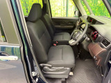 運転席シート廻りは使用感も少なく、良好な状態となっています。丁寧に使われていたことがよくわかりますね。