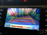 【バックカメラ】駐車時に後方がリアルタイム映像で確認できます。大型商業施設や立体駐車場での駐車時や、夜間のバック時に大活躍!運転スキルに関わらず、今や必須となった装備のひとつです!