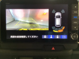 バックでの車庫入れも安心です! リアカメラが付いているバックモニター付のナビを装備しております。バンパーについているソナーや、操作線もついており距離感も画面から確認できます。
