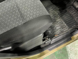 痛みの出やすい運転席シートの角、フロアマット、座面、ともに良好です