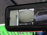 フロントカメラ・左側サイドカメラもあります!死角を確認できて、使ってみるととっても便利ですよ!壁際や歩道に寄せたいときにも!※映像はルームミラー内に映ります。