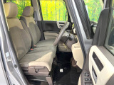運転席シート廻りは使用感も少なく、良好な状態となっています。前オーナー様が丁寧に使っていたことがよくわかりますね。