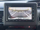 バックでの駐車が苦手な方や運転にあまり自信のない方でも後方の視界をしっかりサポート。安心して車庫入れが出来るバックカメラを装備しています!
