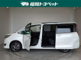 両側パワースライドドア付きだから、狭い駐車スペースなどでの 乗り降りラクラク!小さなお子さまのいるご家庭には嬉しい装備。