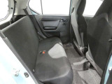気になる汚れは「まるまるクリン」で解消! 当社の中古車はシートを外して隅々までキレイにクリーニングしてあります(但し、一部 高年式車両等は除きます)