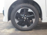 純正アルミホイール付きです!足元もかっこよくきまっています☆