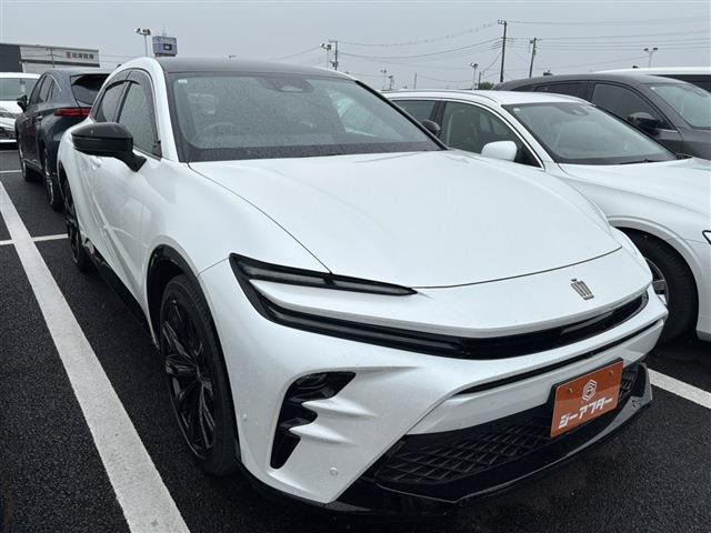 クラウンスポーツ 2.5 Z E-Four 4WD 禁煙車 パソラマルーフ 黒レザーシート