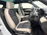 前席の画像です。是非運転席に座っていただき視界等をご確認ください。