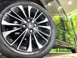 【純正15インチアルミホイール】外観にマッチした純正アルミホイールを装着しております。各種社外アルミホイールや、スタッドレスタイヤも取扱いしております。是非ご相談ください♪