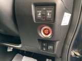 【両側パワースライドドア】です。リモコンや運転席のスイッチ操作で楽々自動開閉。