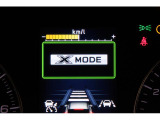 X-MODE搭載。路面状況に応じて4輪の駆動力やブレーキを適切にコントロール。悪路からのスムーズな脱出をサポートします。さらに、下り坂などで常に一定の速度を維持できます。