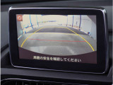 【バックカメラ】駐車が苦手な方でも安心してお乗りいただけます。リバース連動で画面が切り替わるのでとっても便利です。今や後方確認の必須アイテムですよね。