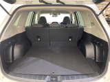 【トランク】積み込みやすくて、たっぷり積める荷室です。シートアレンジできるものは、乗車人数と荷物の量や大きさによってシートを動かすことができるので、より快適なドライブが可能です!