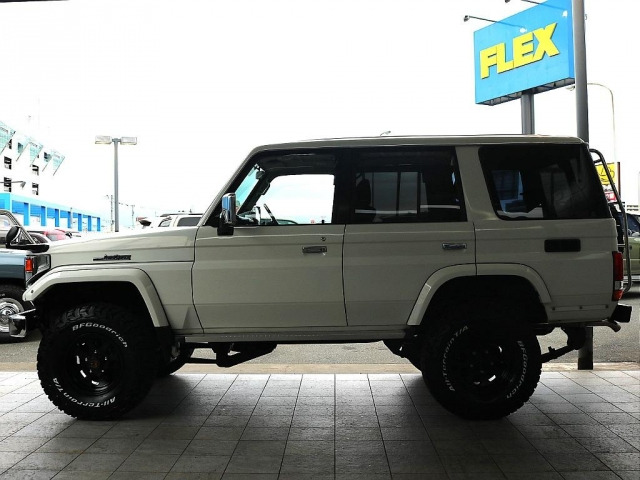 トヨタ ランドクルーザー70 4.2 ZX ディーゼル 4WD の中古車詳細