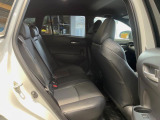 後部座席も気になるようなキズ・汚れやへたり等、大きなダメージはなく、良好な状態です。