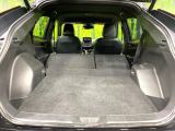 普段のお買い物や通勤、送迎等に十分な荷室スペースを確保しております。セカンドシートを倒すと、大きな荷物の積載も可能です♪