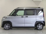 両側パワースライドドア付きだから、狭い駐車スペースなどでの 乗り降りラクラク!小さなお子さまのいるご家庭には嬉しい装備。