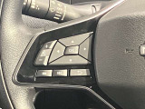 【ハンドルスイッチ】ハンドルから手を離すことなく、オーディオやメーター内モニターの操作ができるステアリングスイッチ付★