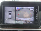 車を真上から画面で確認出来るアラウンドビューモニター♪画面を見ながら車庫入れが非常に楽になります!