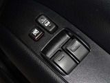 運転席と助手席のみパワーウィンドウを装備しています。