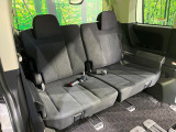 3列目シートはもちろん状態良好☆大人でもゆったりと座って頂けますので、大人数でのお出かけもラクラクです♪ご家族で、気の知れた仲間で、ドライブに行くのが楽しみですね♪